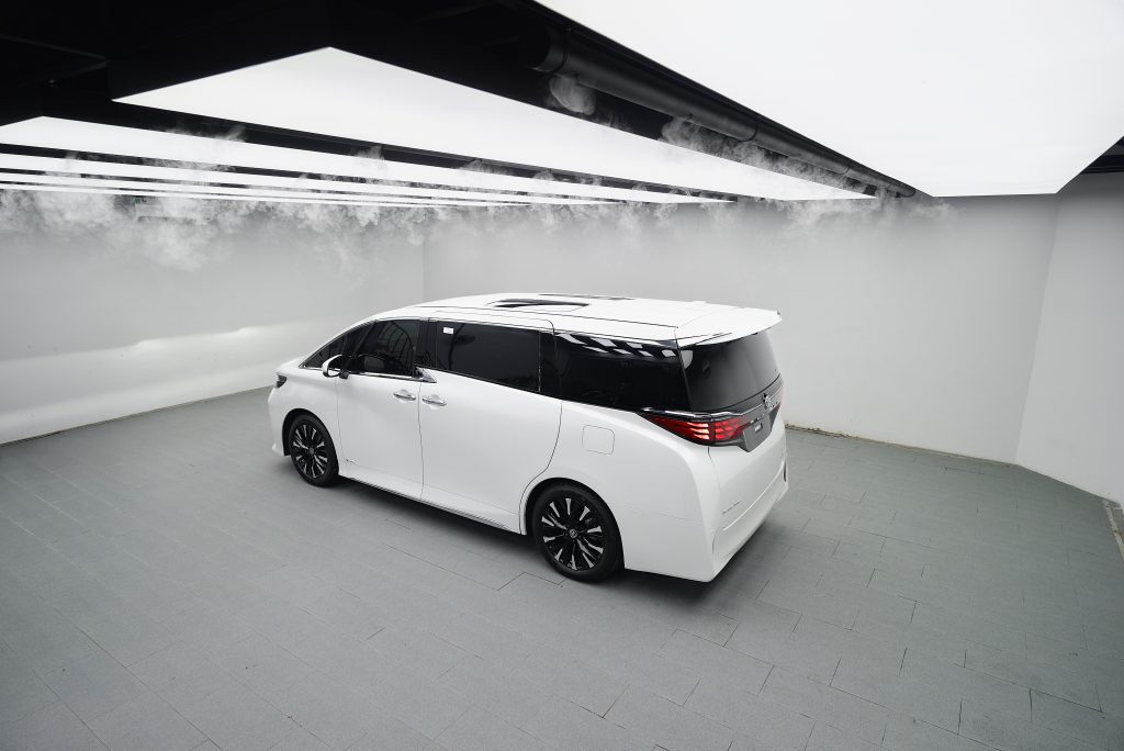 Toyota Alphard dán PPF STEK ForceShield tại PPF Bình Dương