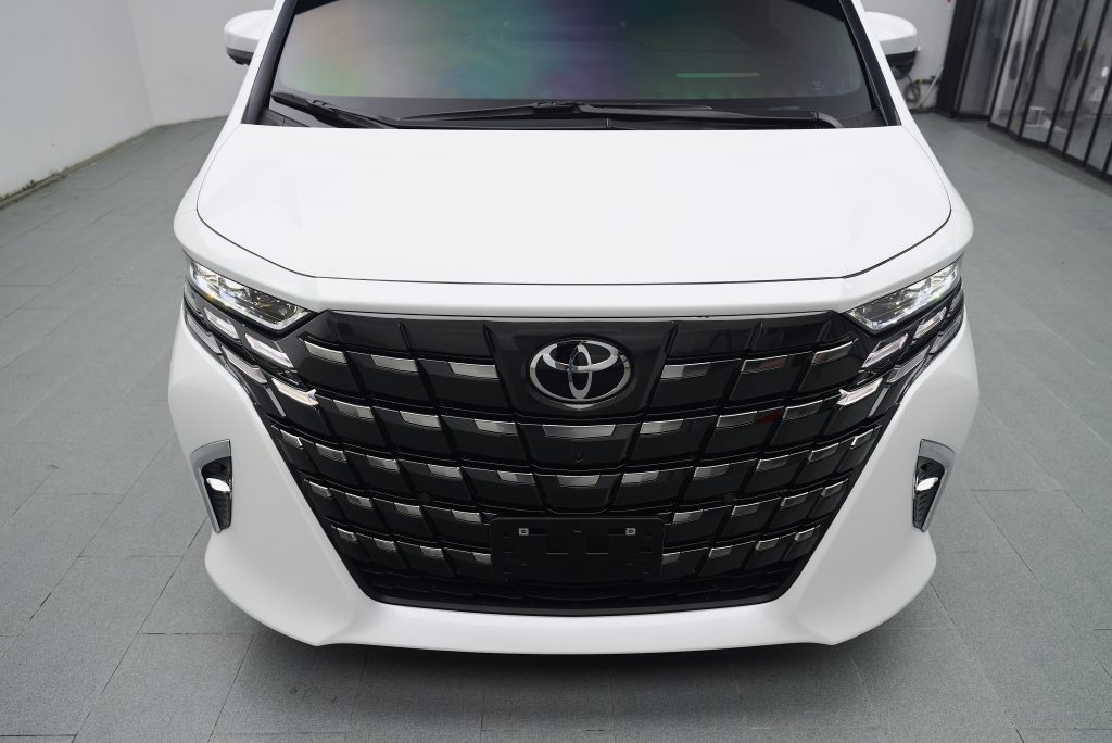 Đầu xe Toyota Alphard sau khi dán PPF STEK ForceShield